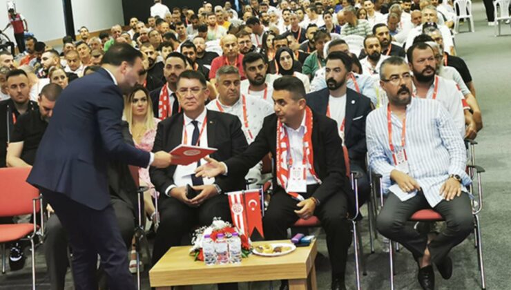 Antalyaspor Olağan Genel Kurulu toplandı! Başkan Mustafa Ergün güven tazeledi!